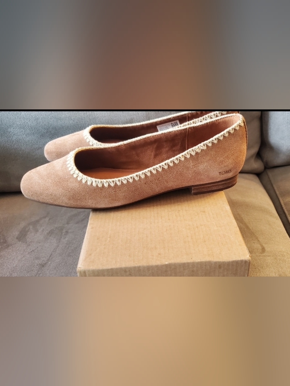 Toms Women’s Suede Ballet Flats in Tan with Cream Trim - Picture 2 of 4
